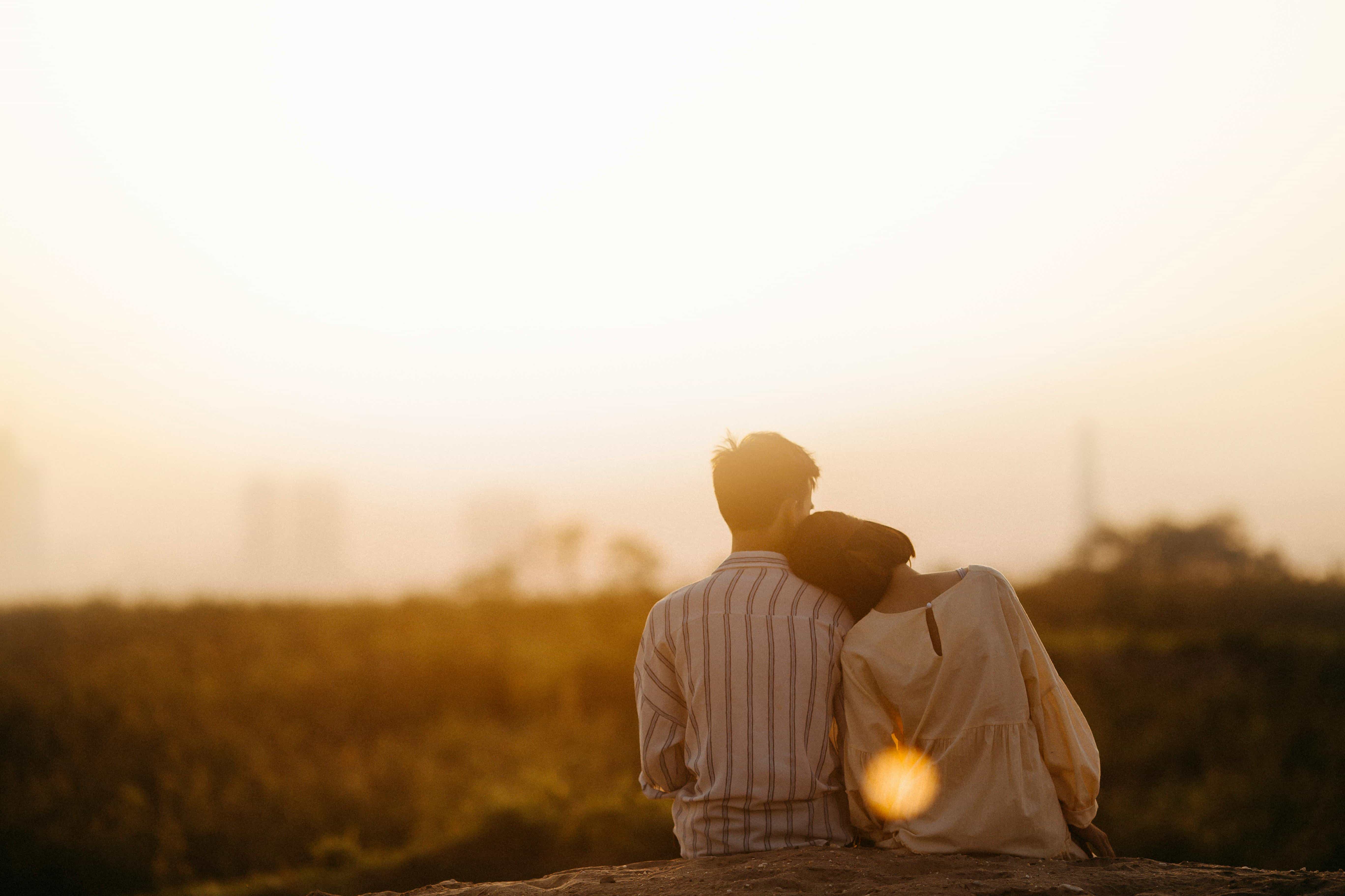 guess_why_the_couple_is_arguing_and_reveal_your_deepest_desire